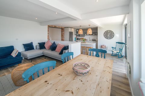 Successful Airbnb property: Jumble Cottage in Nettlestone And Seaview