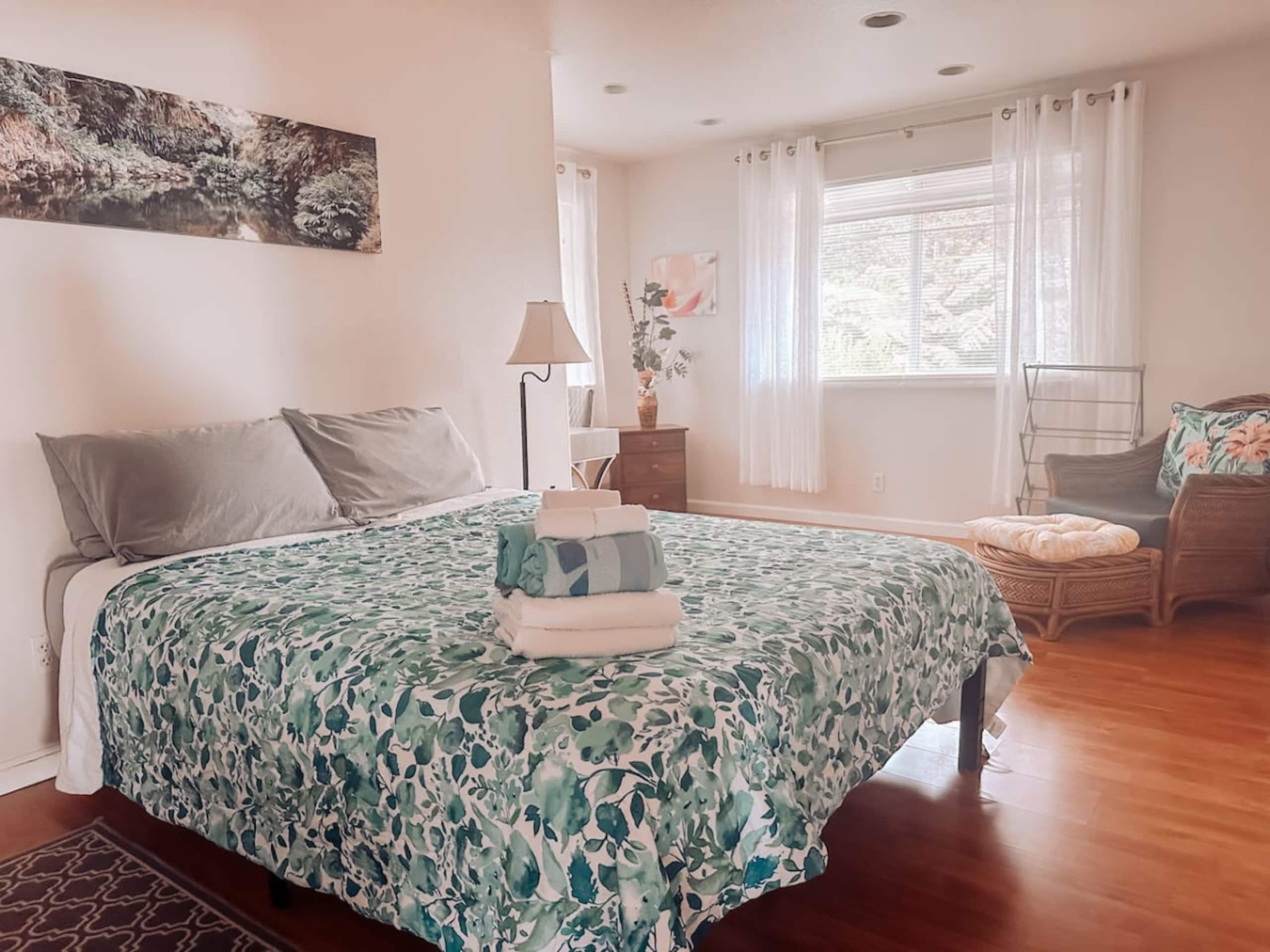 Home in Kailua-Kona · ★4.89 · 3 bedrooms · 5 beds · 1.5 baths - Image 3