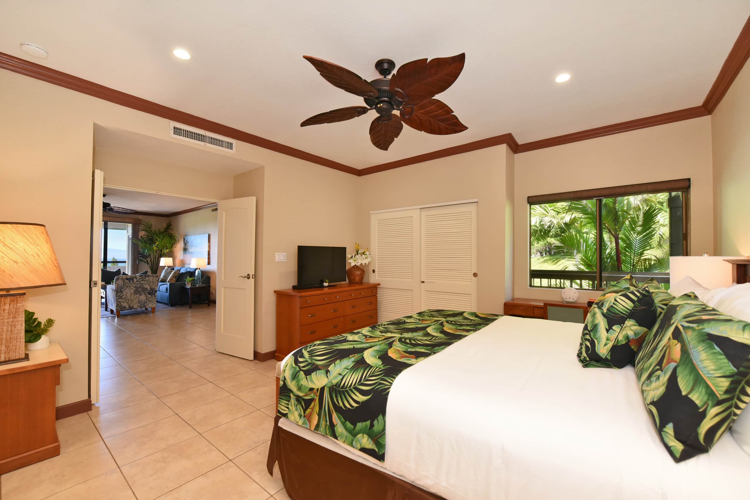 Condo in Lahaina · ★4.87 · 2 bedrooms · 2 beds · 2 baths - Image 11