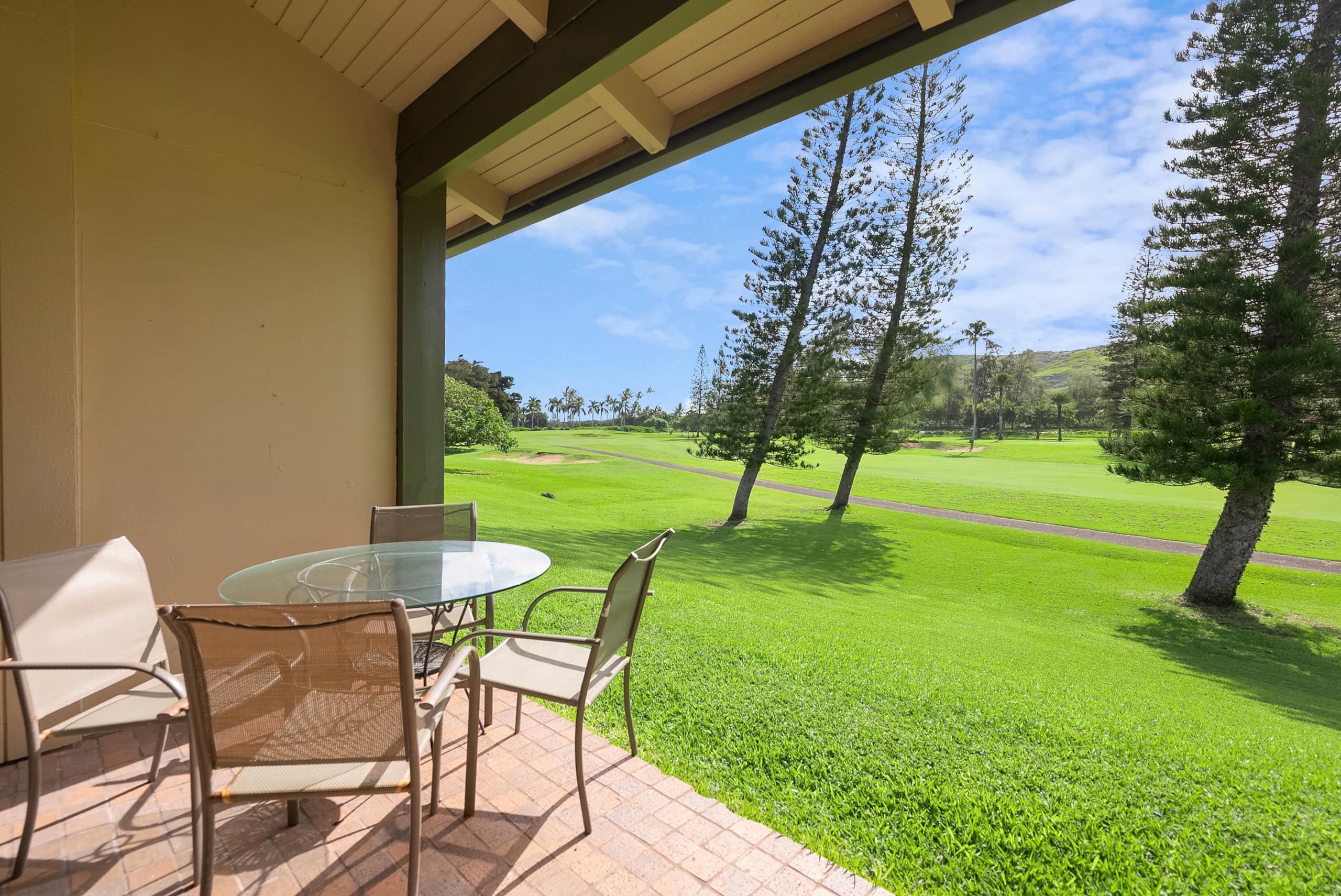 Condo in Kahuku · ★4.8 · 2 bedrooms · 4 beds · 2 shared baths - Image 5