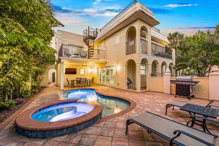 Luxury Pool And Rooftop Deck, Walk To Siesta Key Beach And Village! - Casa Siest - Siesta Key, FL