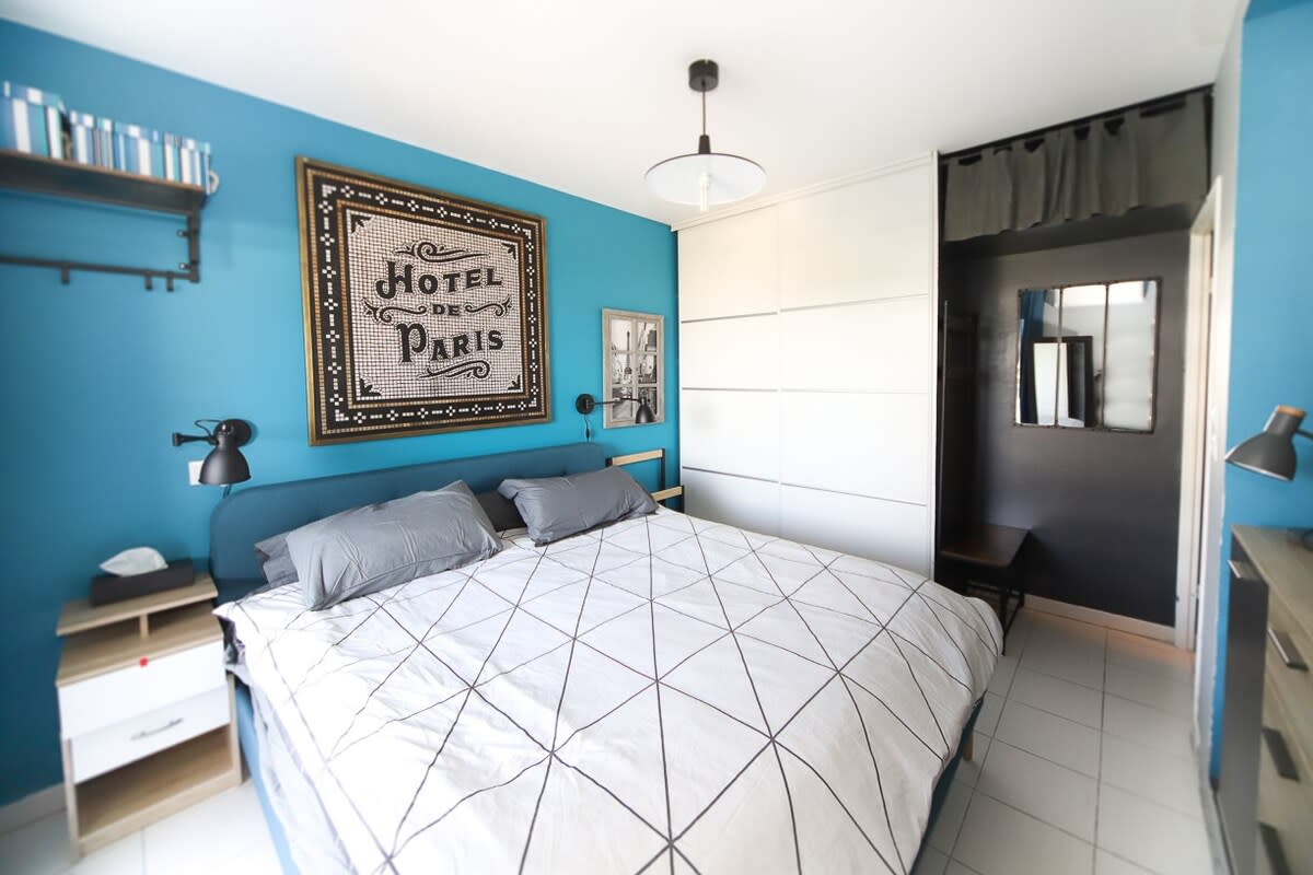 Spavaća soba s bračnim krevetom