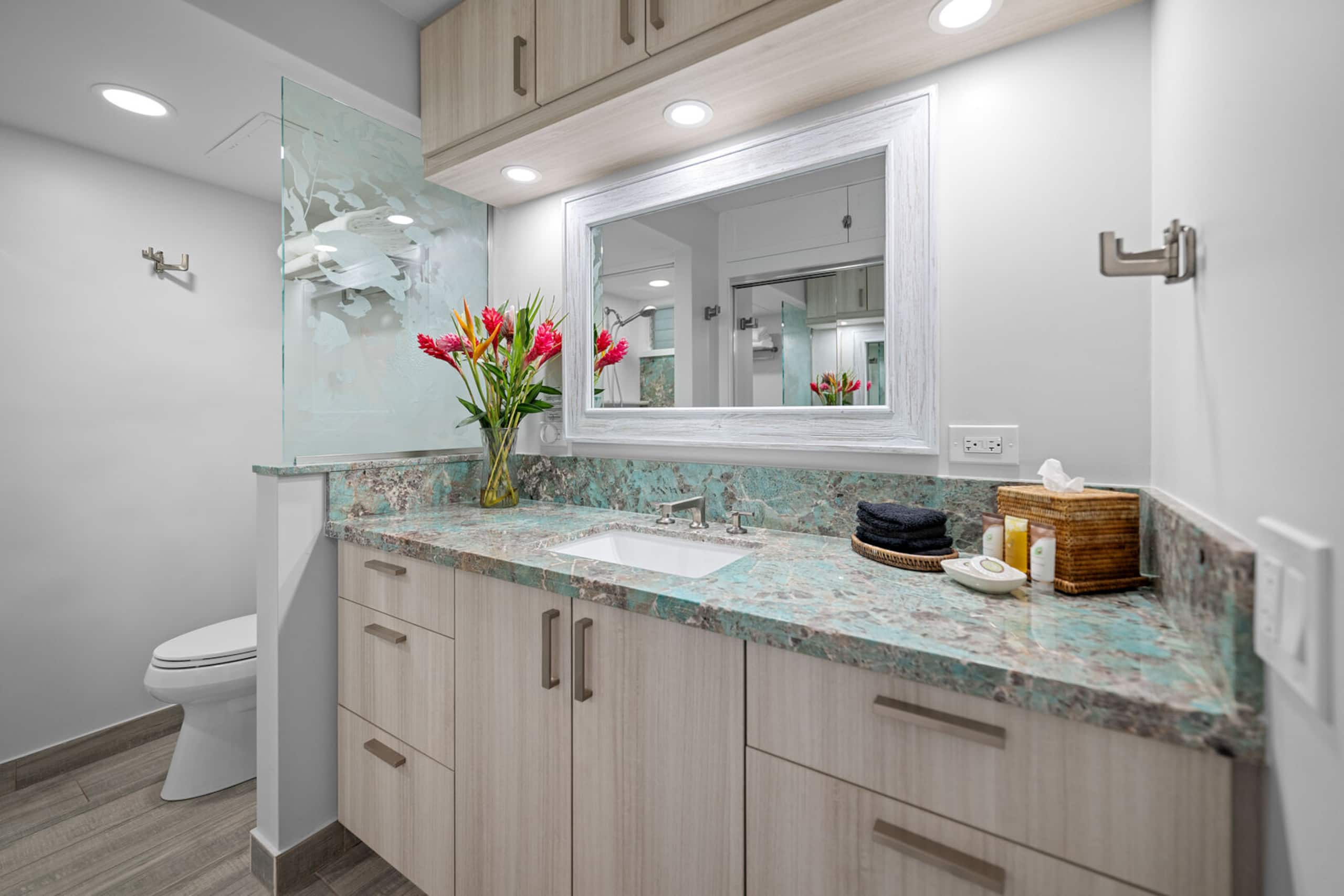 Condo in Lahaina · ★4.8 · Studio · 2 beds · 1 bath - Image 6