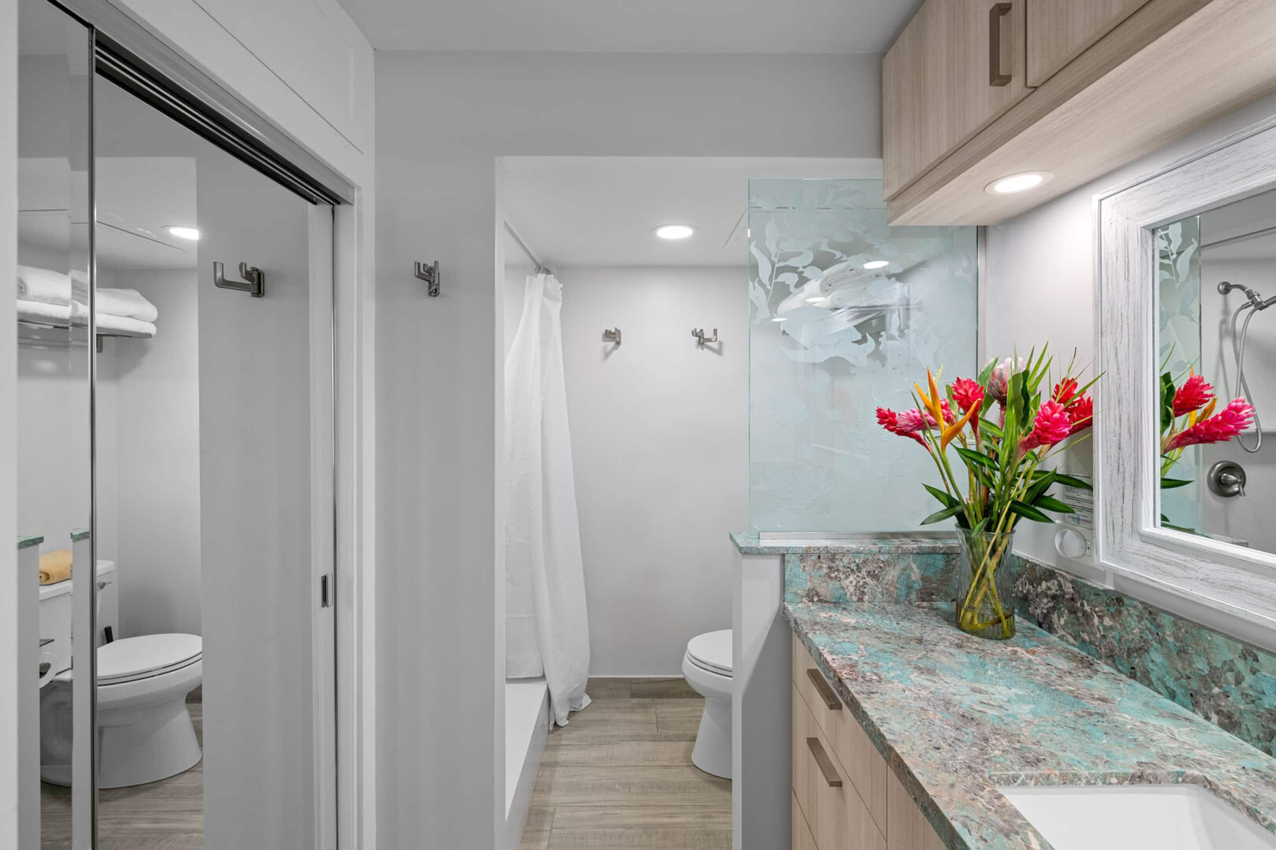 Condo in Lahaina · ★4.8 · Studio · 2 beds · 1 bath - Image 5
