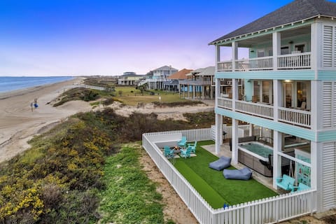 Beachfront + Pool: Fire Pit-Fenced Yard