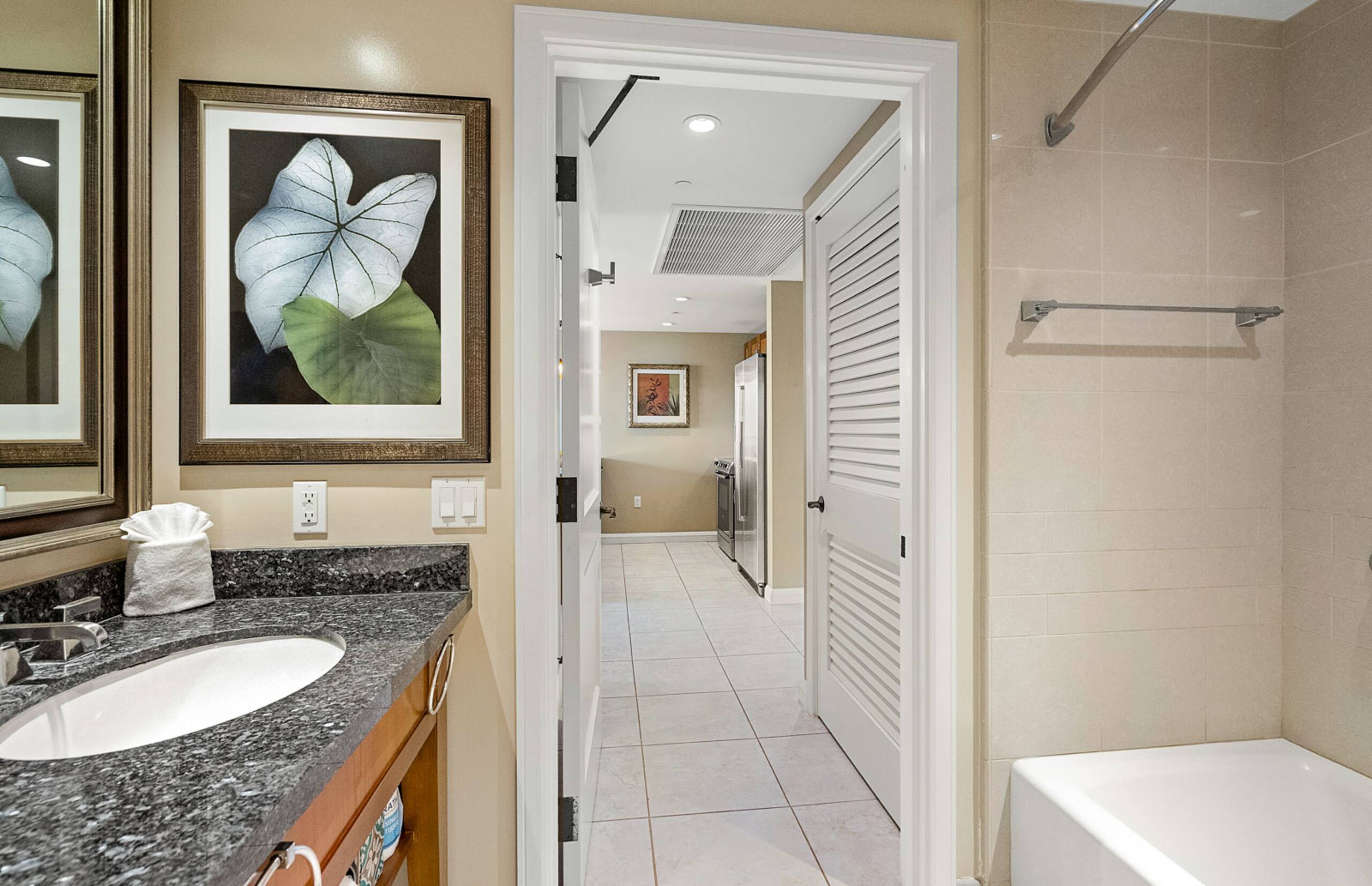 Condo in Lahaina · ★4.79 · 1 bedroom · 2 beds · 1 bath - Image 24