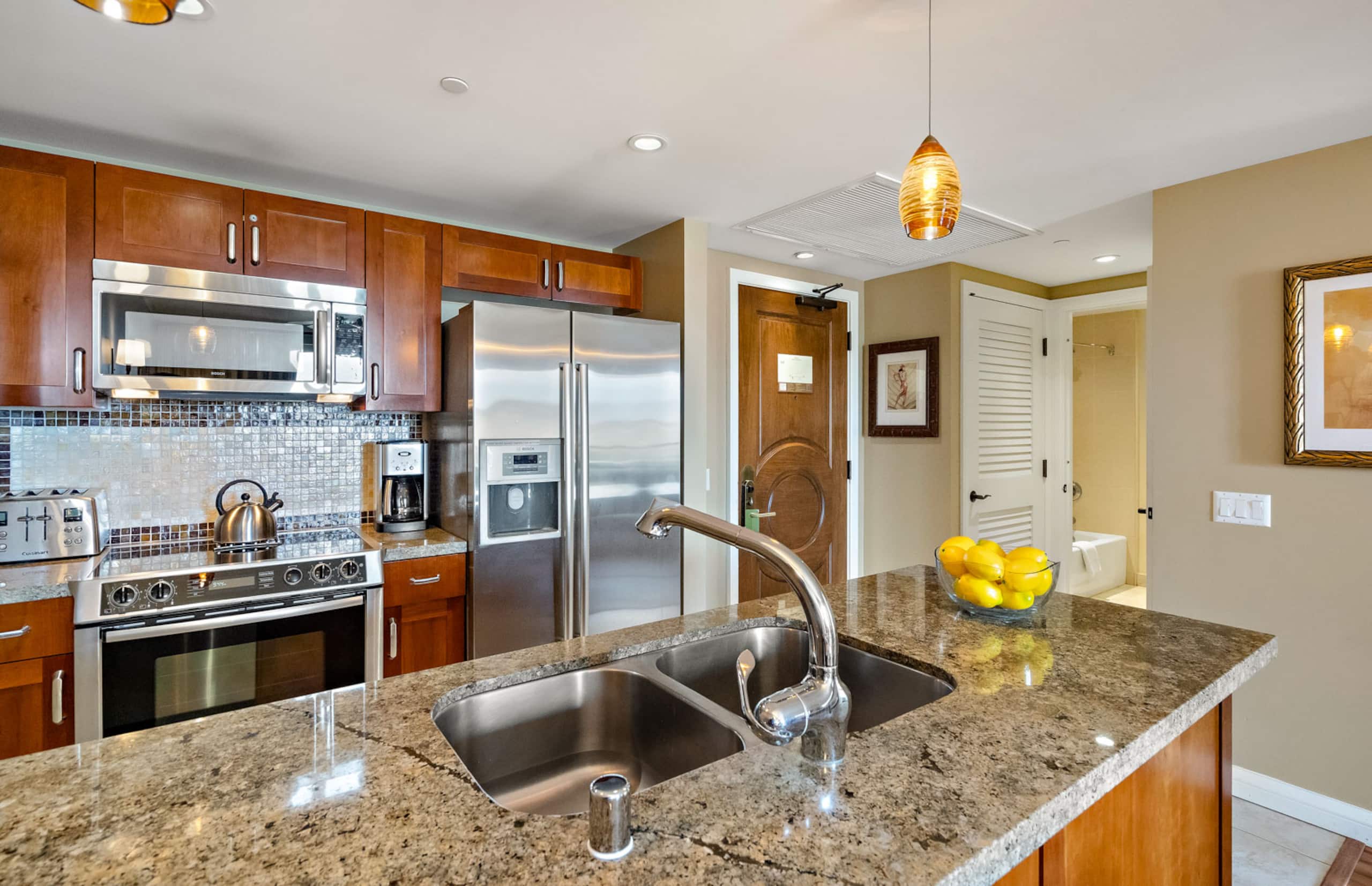 Condo in Lahaina · ★4.79 · 1 bedroom · 2 beds · 1 bath - Image 14