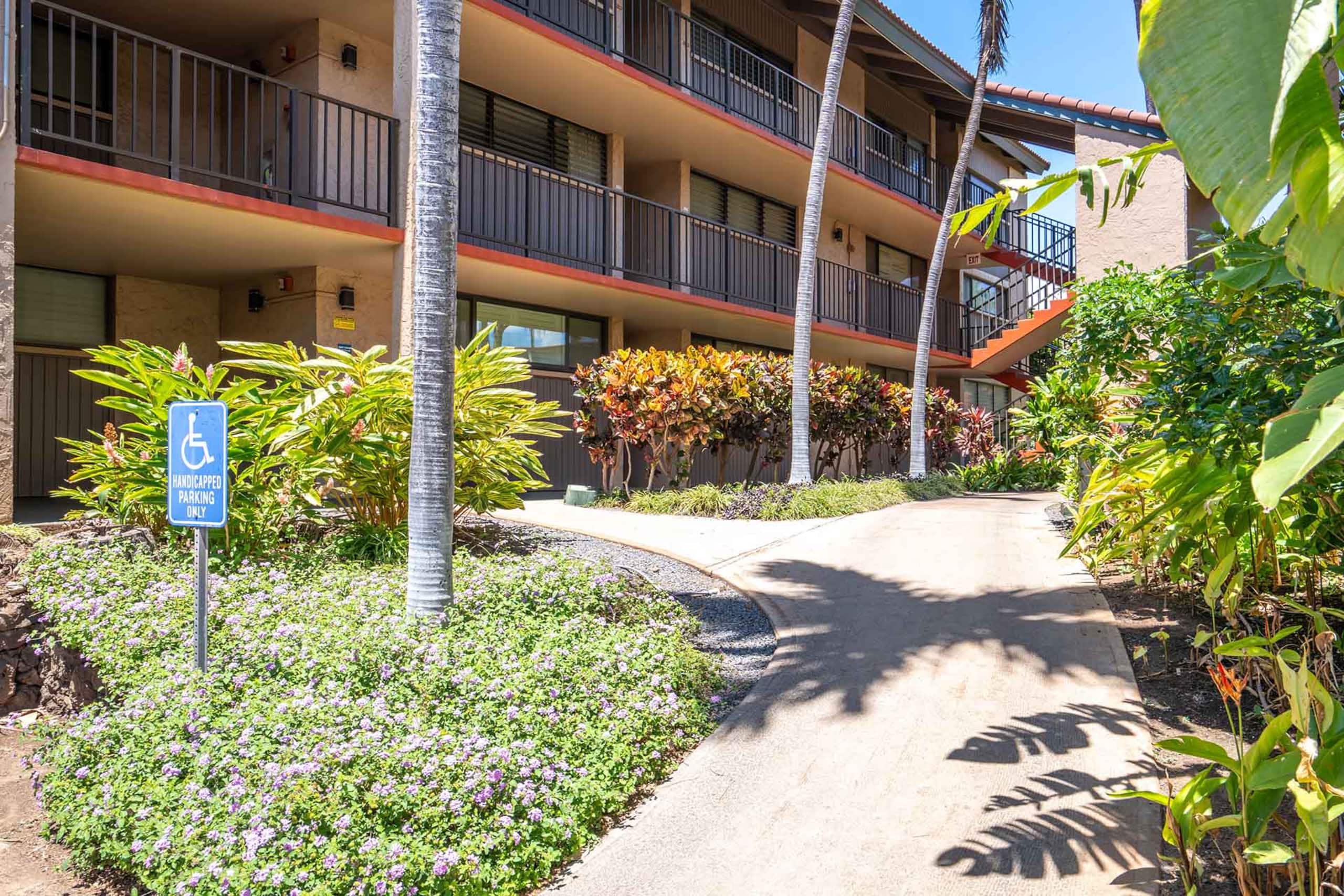 Deluxe One BD Ocean, AC, Wifi, pool  D105 - Image 34