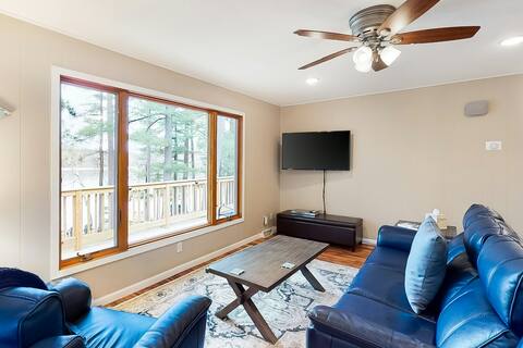 Secluded 3BR Lakefront Dog Friendly | Dock
