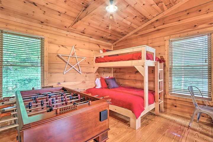 Loft | poschodová posteľ pre dve/plné poschodovej postele | stolný futbal