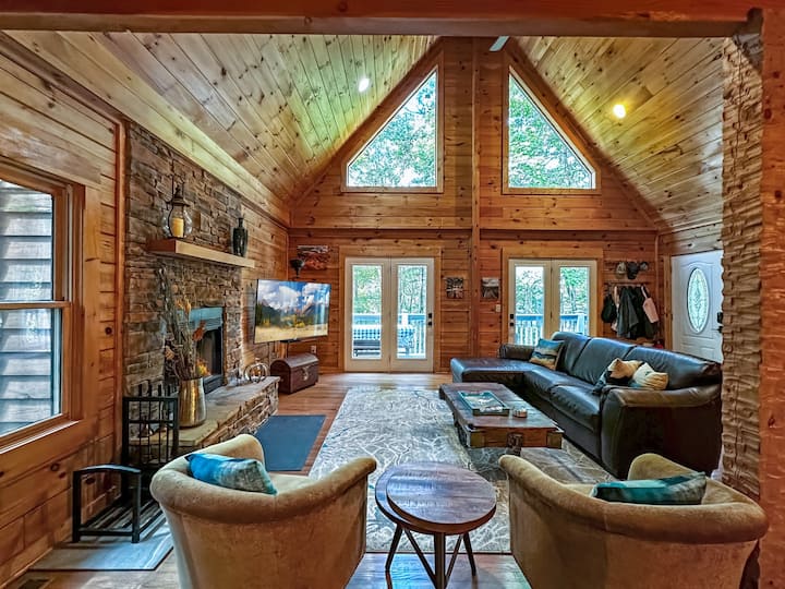 Modern Lodge | Hot Tub | Ev Charger | Near Blue Ridge Pkwy - Boone, NC