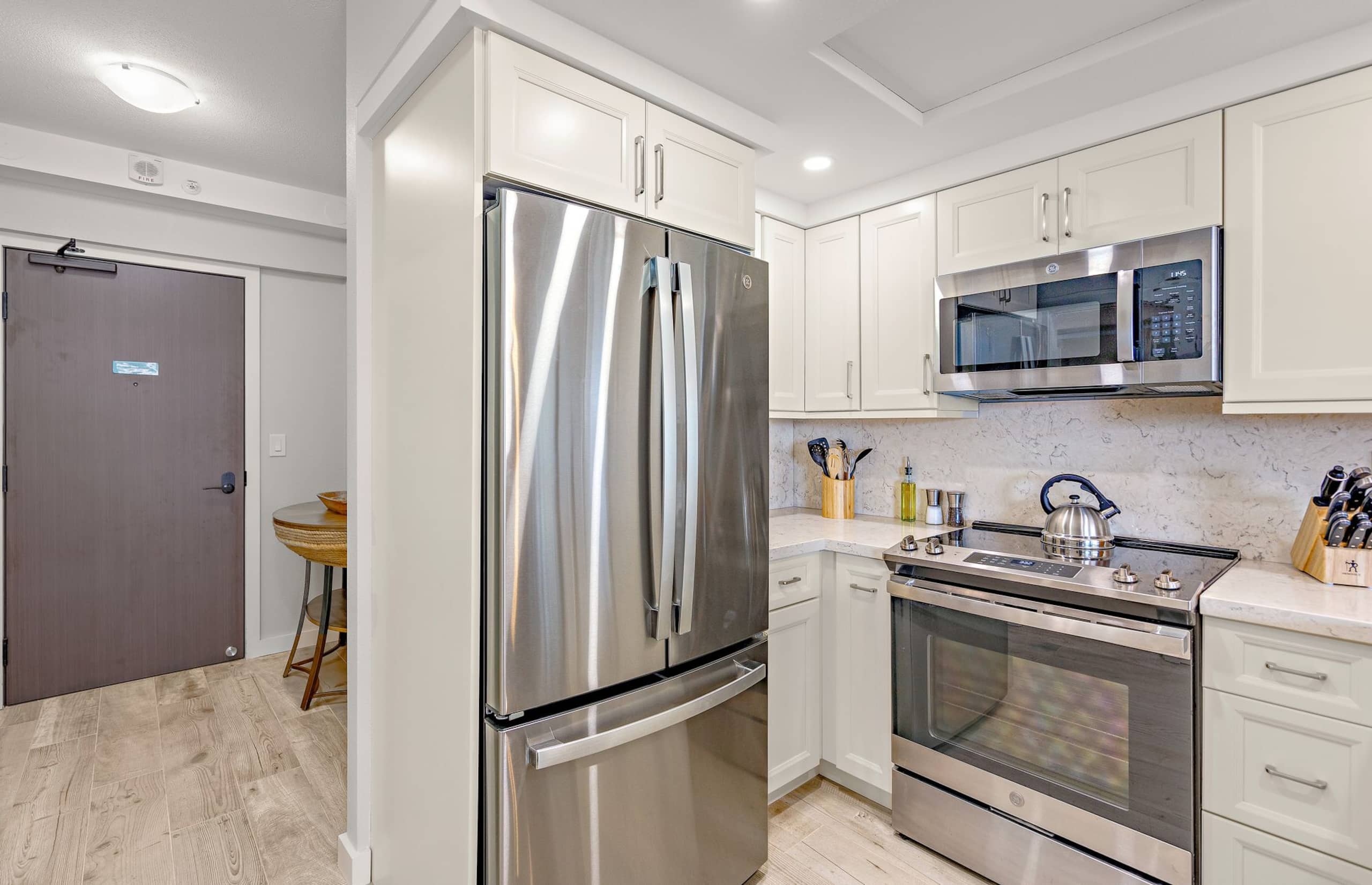 Condo in Lahaina · ★4.84 · Studio · 2 beds · 1 bath - Image 11
