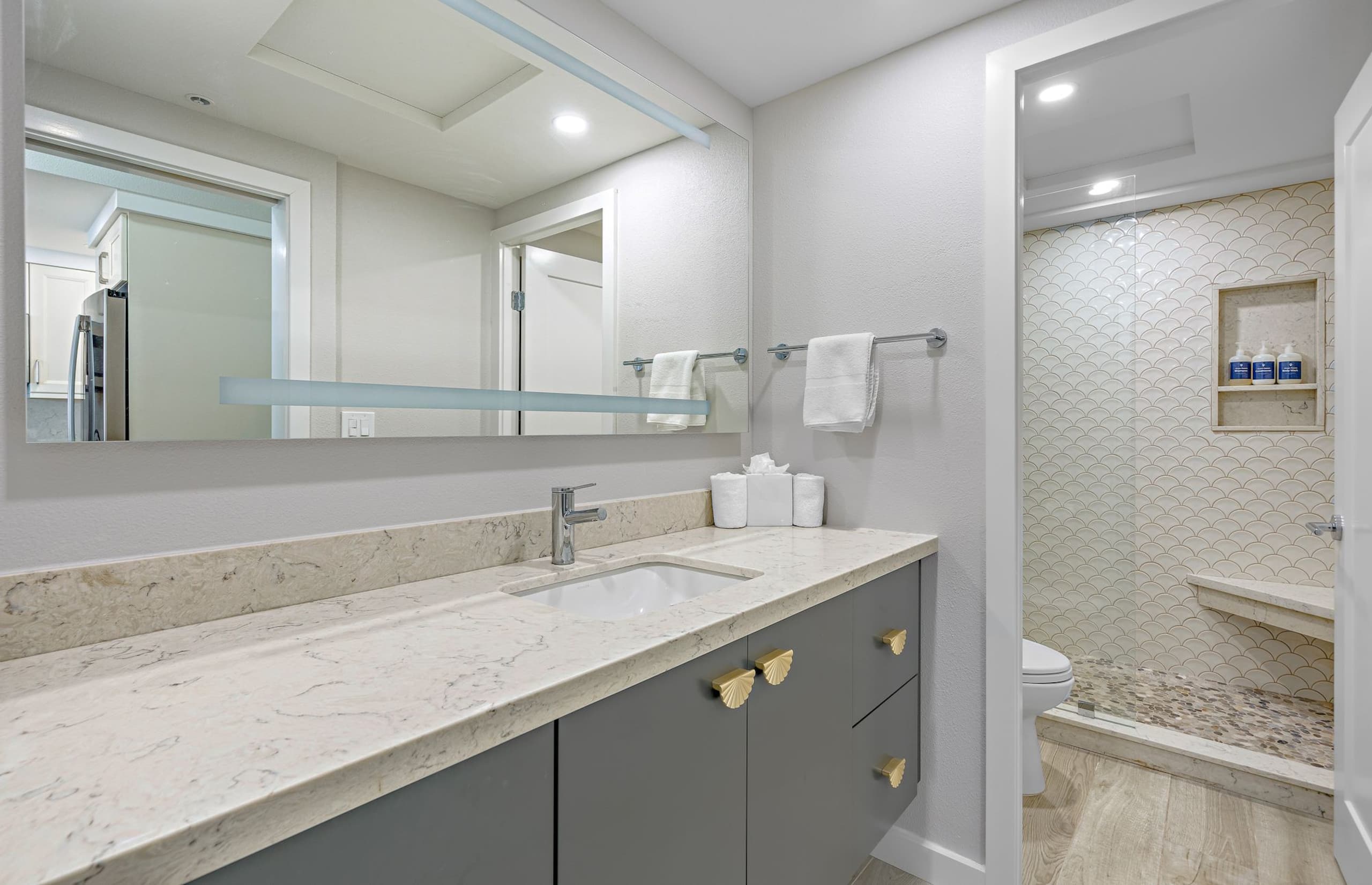 Condo in Lahaina · ★4.84 · Studio · 2 beds · 1 bath - Image 22