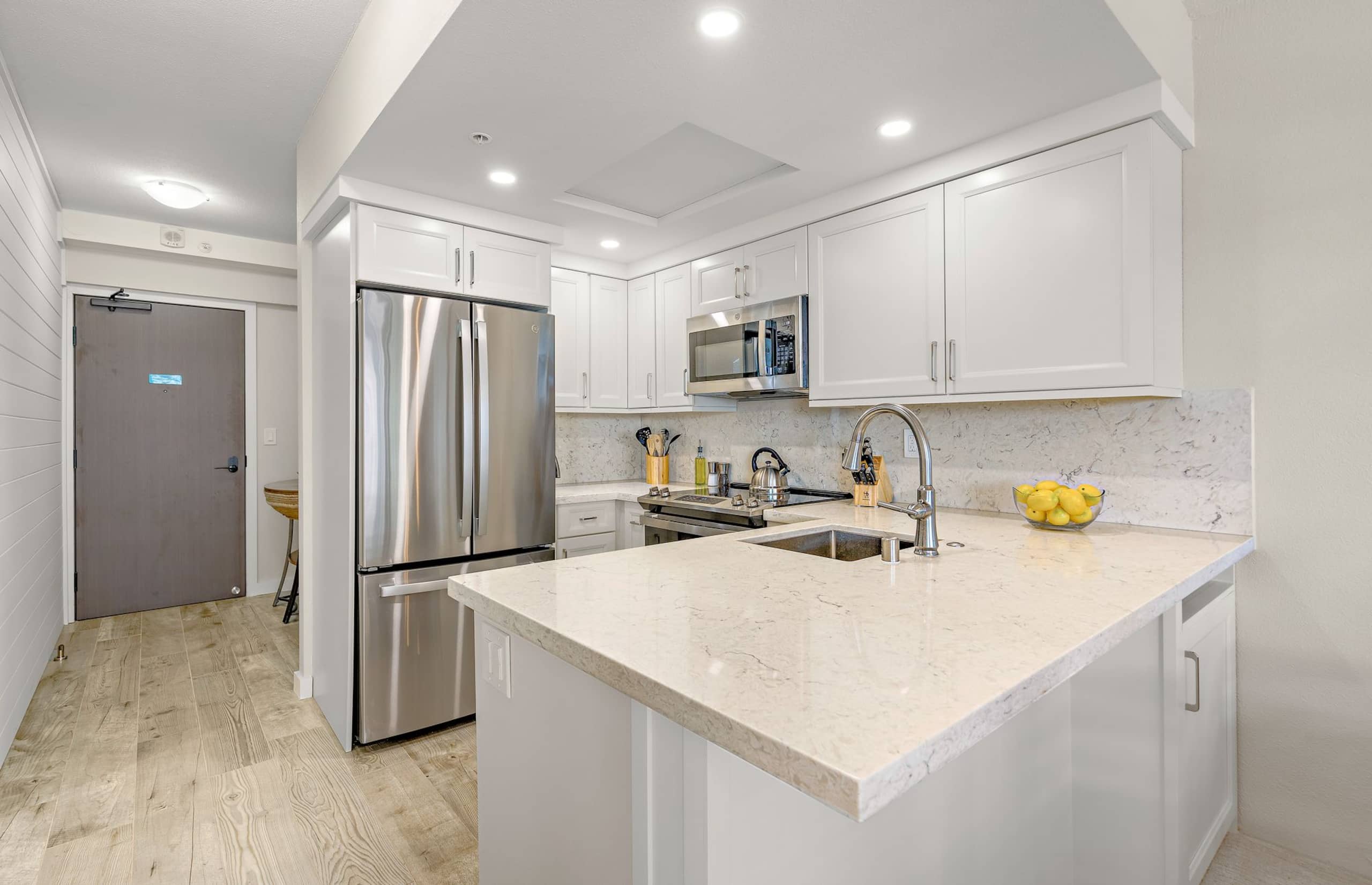 Condo in Lahaina · ★4.84 · Studio · 2 beds · 1 bath - Image 12