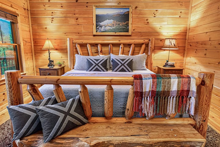 Mountain Comfort: Somna i detta rymliga och inbjudande sovrum.