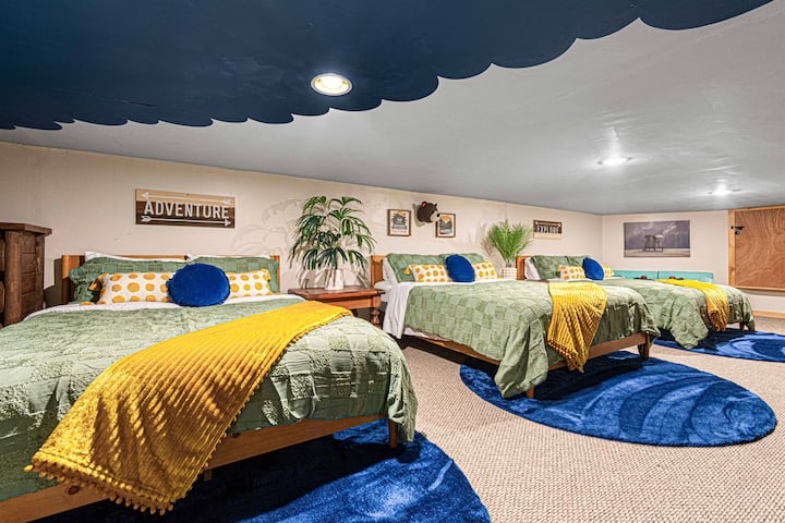 Cloud Nine Comfort: Somna i detta drömlika sovrum med flera sängar.