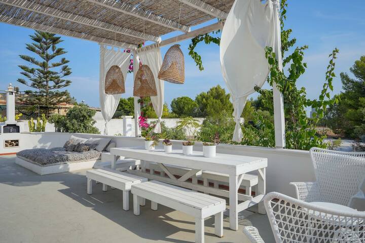 Villa Alba Beach House 5 minutes from beach gallery image 3