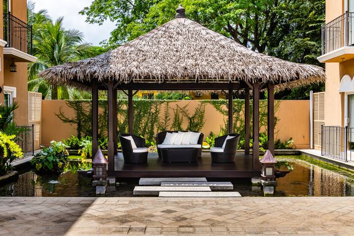 Luxury 3BR appt 100Mb wifi, 2 min to beach, Center