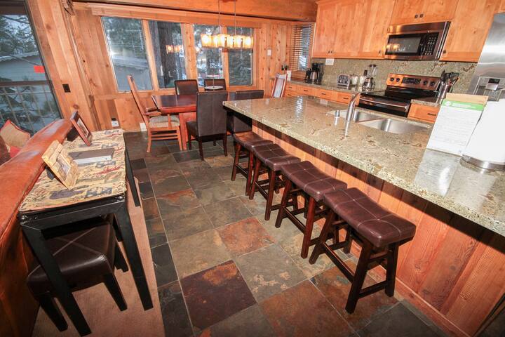 Mountainback Condominiums managed Airbnb listing 1