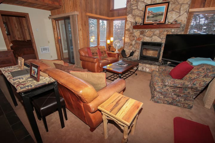 Mountainback Condominiums managed Airbnb listing 1