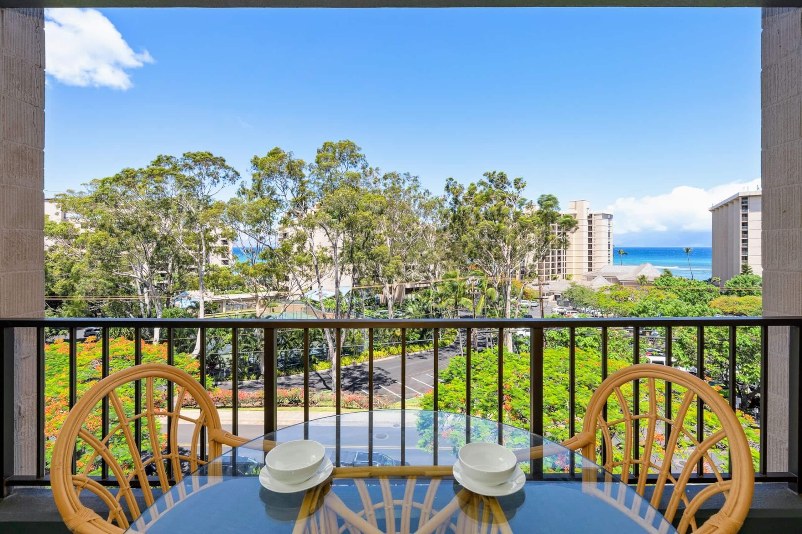 Condo in Lahaina · ★4.67 · 2 bedrooms · 4 beds · 2 baths - Image 1