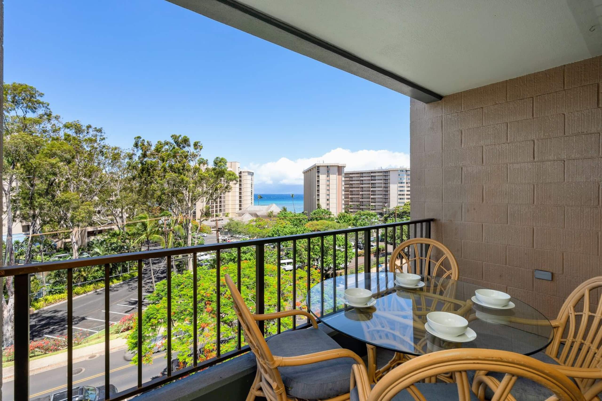 Condo in Lahaina · ★4.67 · 2 bedrooms · 4 beds · 2 baths - Image 17