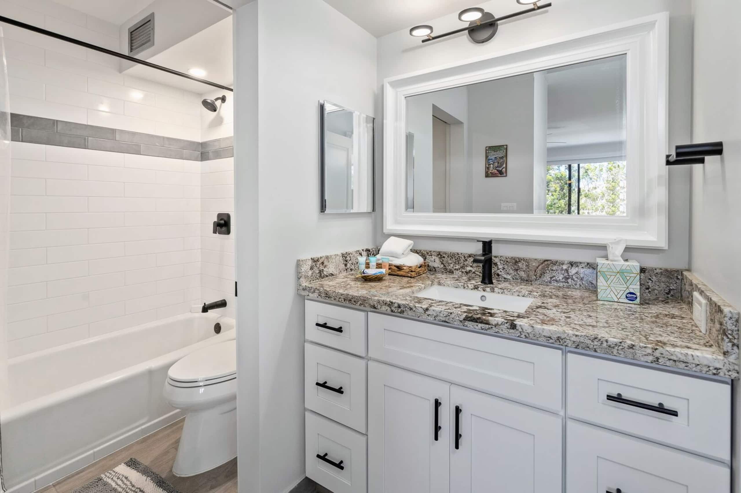 Condo in Lahaina · ★4.67 · 2 bedrooms · 4 beds · 2 baths - Image 7