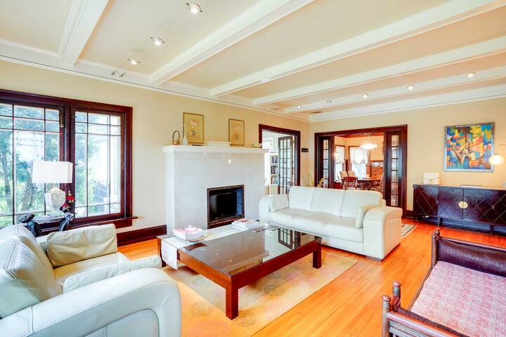 Charming MPLS Home w/ Patio – Walk to Uptown! gallery image 5