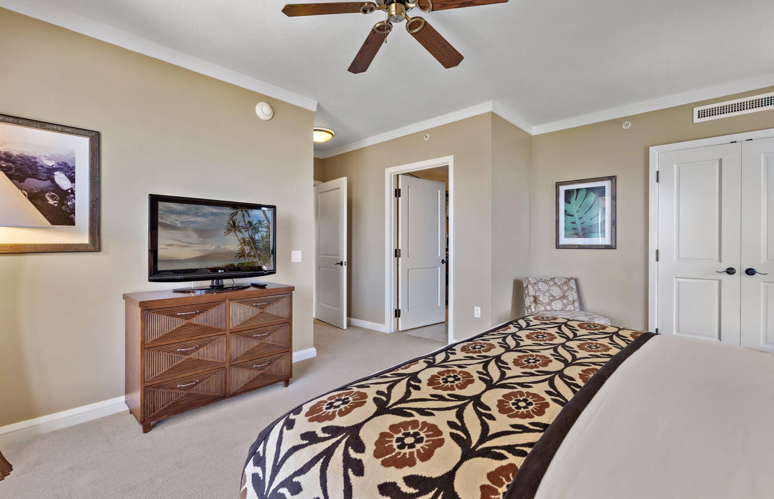 Condo in Lahaina · ★4.8 · 2 bedrooms · 3 beds · 2 baths - Image 17