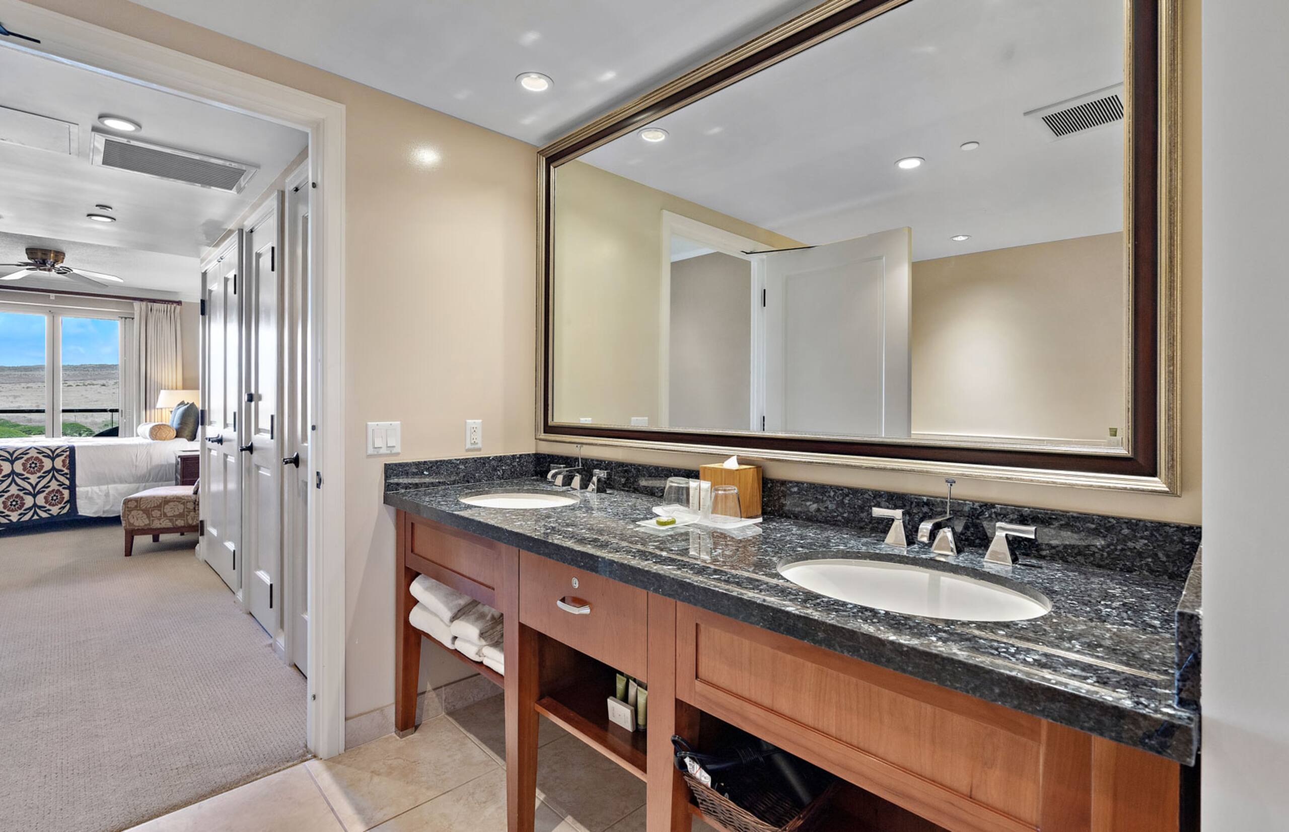 Condo in Lahaina · ★4.8 · 2 bedrooms · 3 beds · 2 baths - Image 22