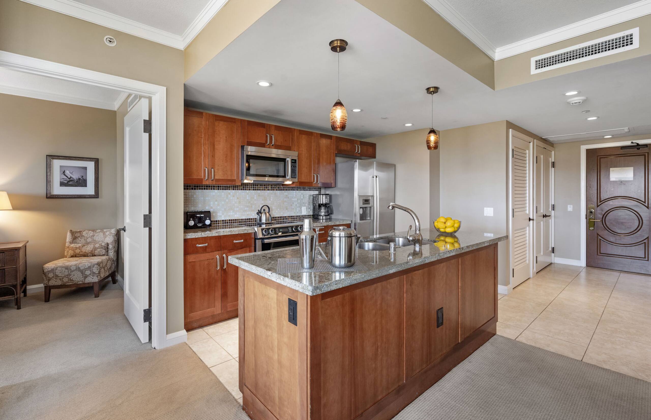 Condo in Lahaina · ★4.8 · 2 bedrooms · 3 beds · 2 baths - Image 9
