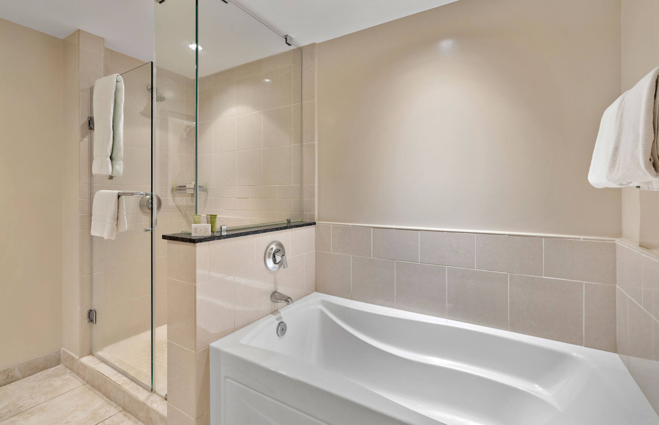 Condo in Lahaina · ★4.8 · 2 bedrooms · 3 beds · 2 baths - Image 23