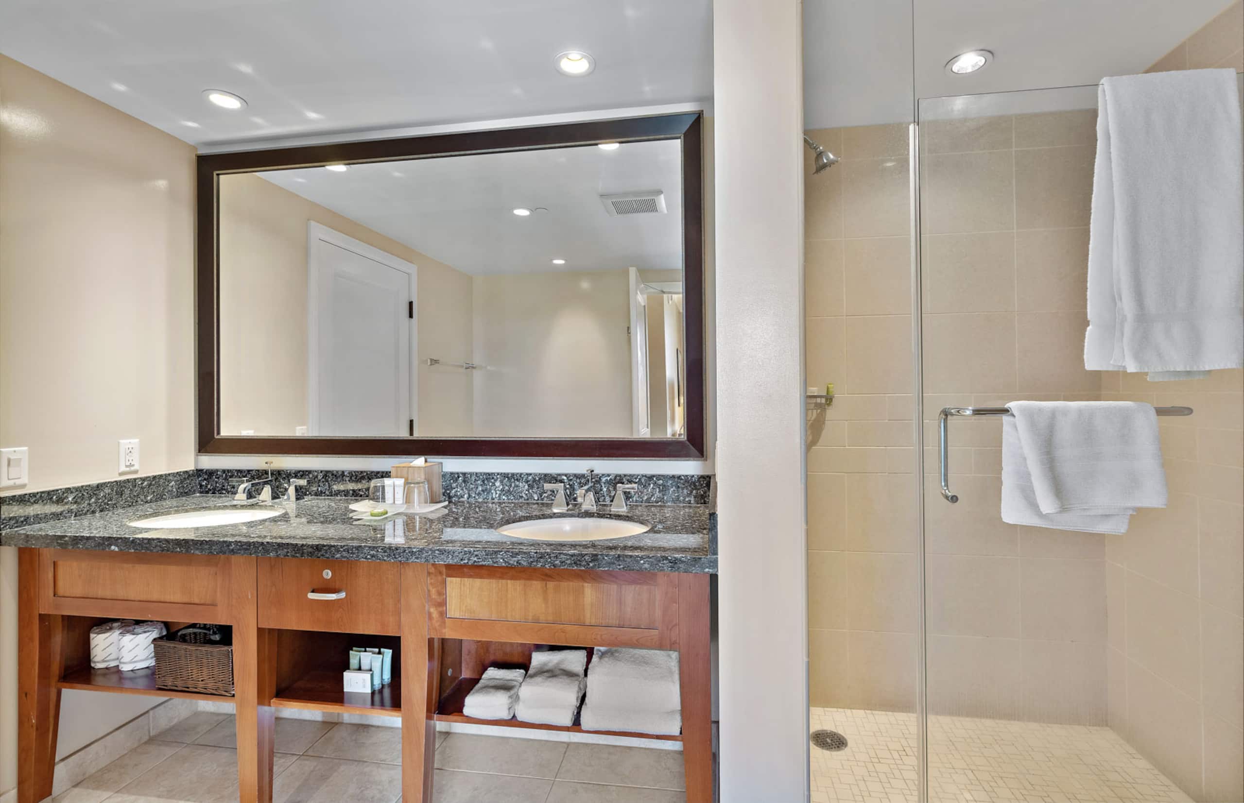 Condo in Lahaina · ★4.8 · 2 bedrooms · 3 beds · 2 baths - Image 19