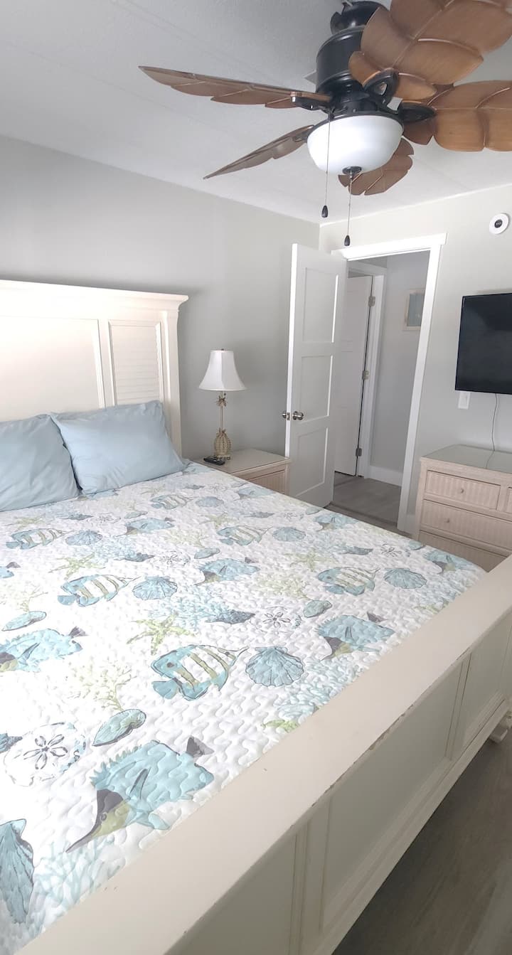 Bedroom #2 with queen bed and 43" TV