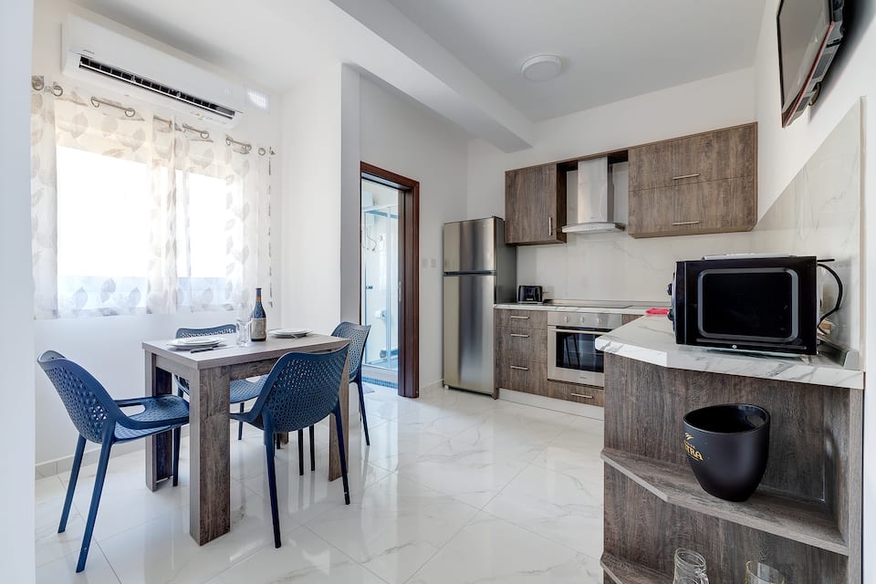 Idyllic Apartment steps from the Promenade — zdjęcie 1