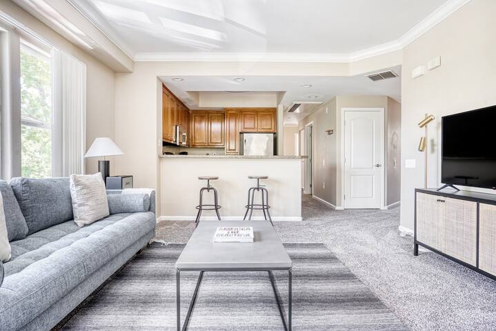 Blueground | Santa Clara, w/d, gym, pool gallery image 3