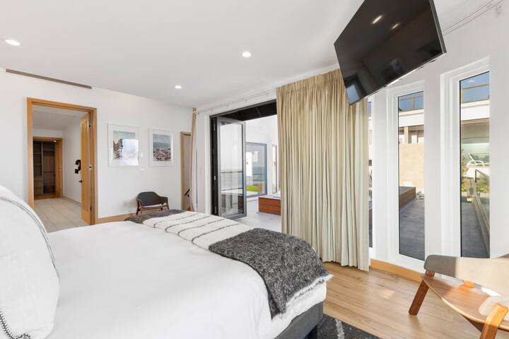 Malibu Sand Carbon Beach by Stay Awhile Villas gallery image 2