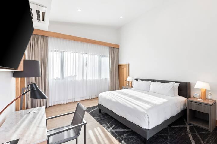 Malibu Sand Carbon Beach by Stay Awhile Villas