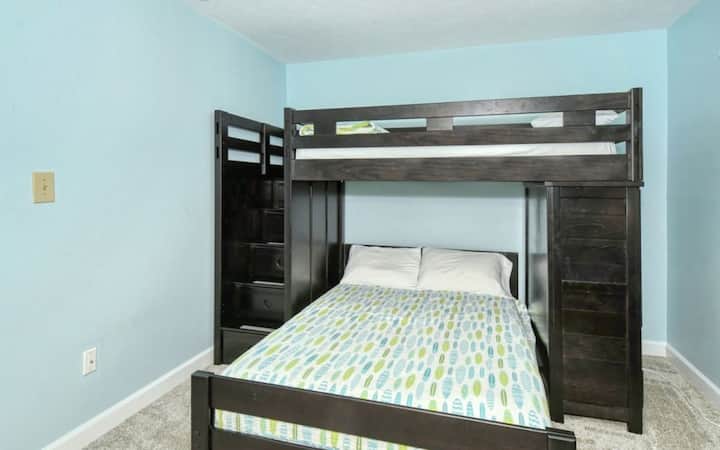 ห้องนอนสำหรับผู้เข้าพัก 2 .jpg