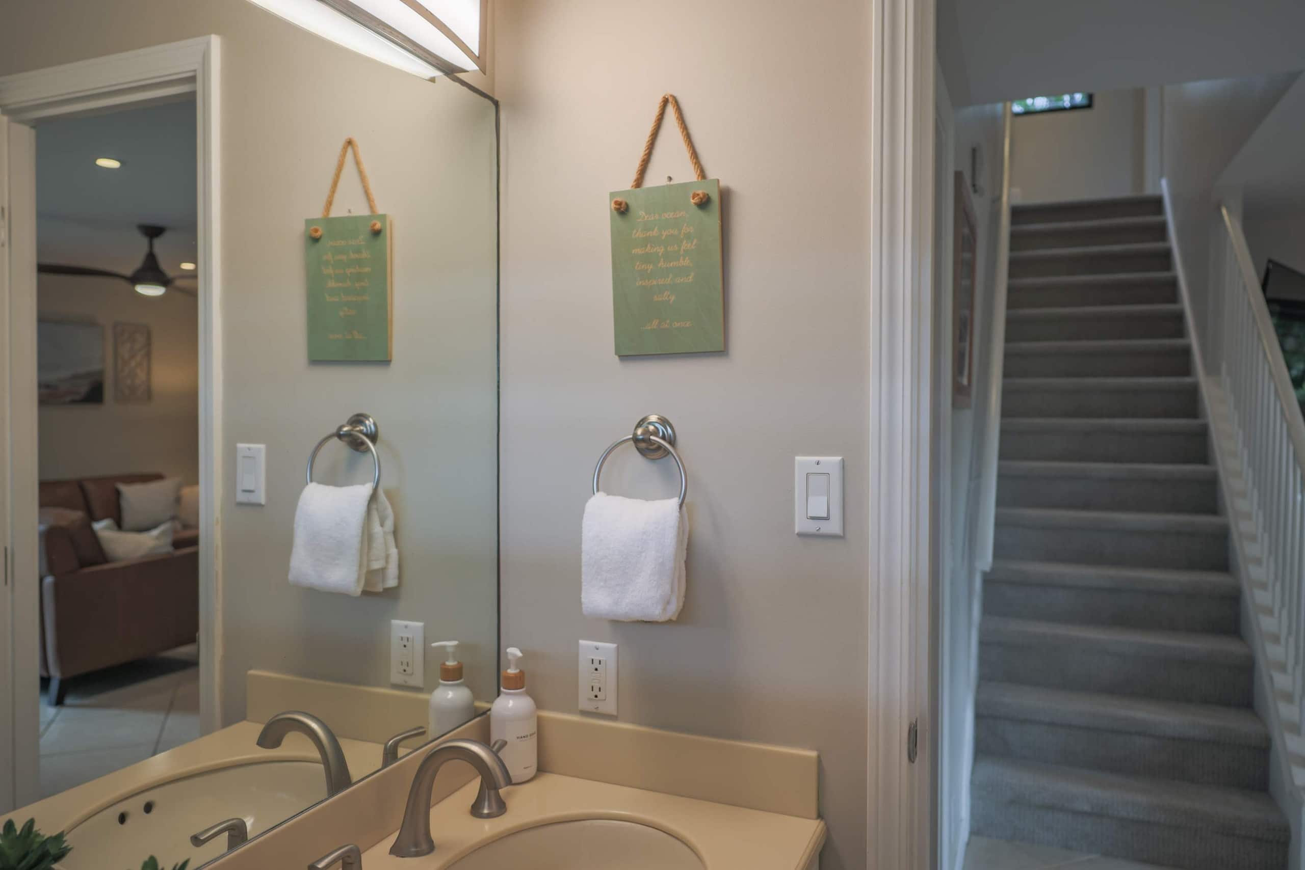 Townhouse in Lahaina · ★4.95 · 3 bedrooms · 4 beds · 4 baths - Image 12