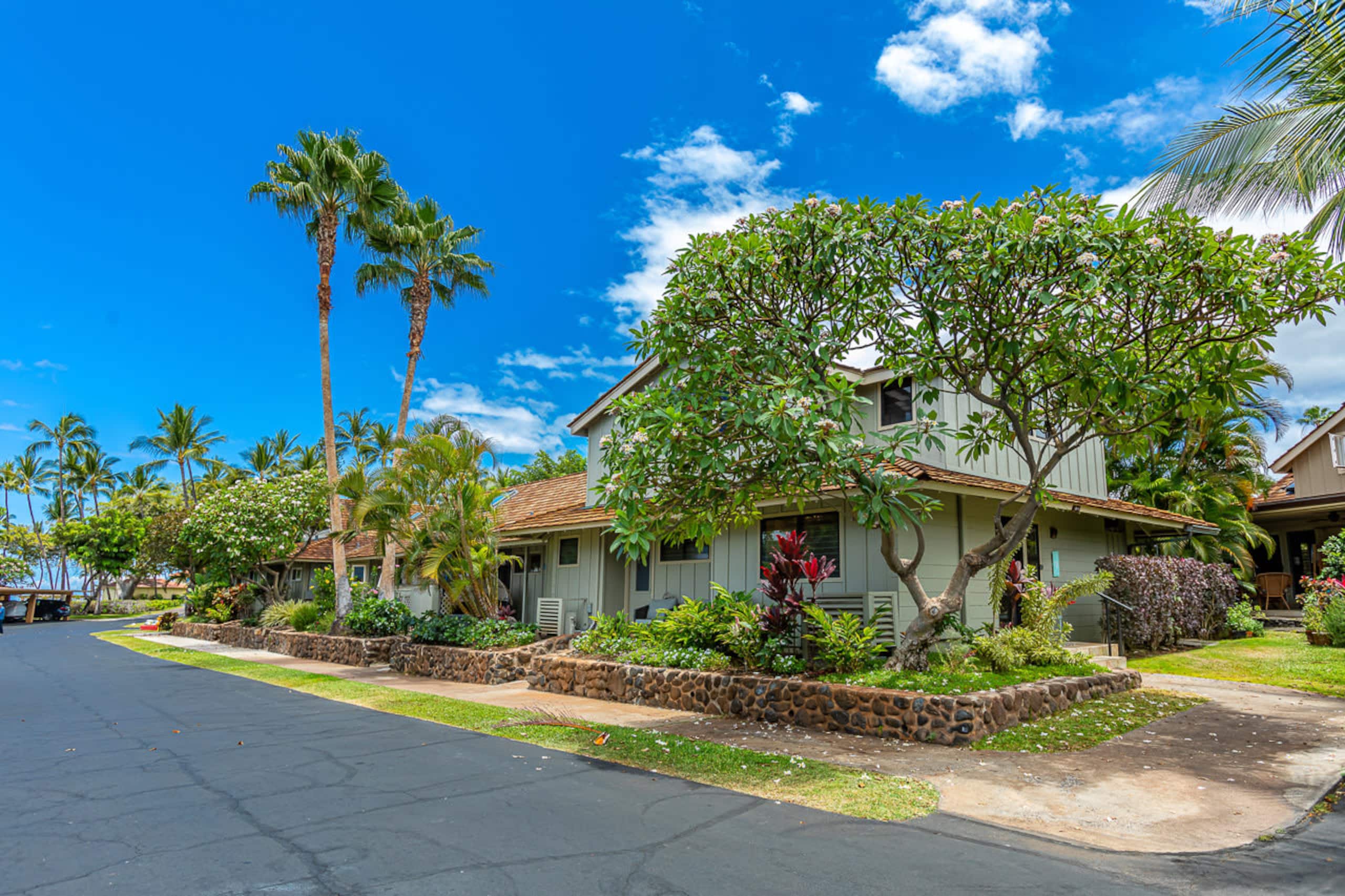 Townhouse in Lahaina · ★4.95 · 3 bedrooms · 4 beds · 4 baths - Image 34