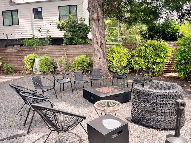 Ultimate 10BR Group Getaway—6min to Rainey Street gallery image 5