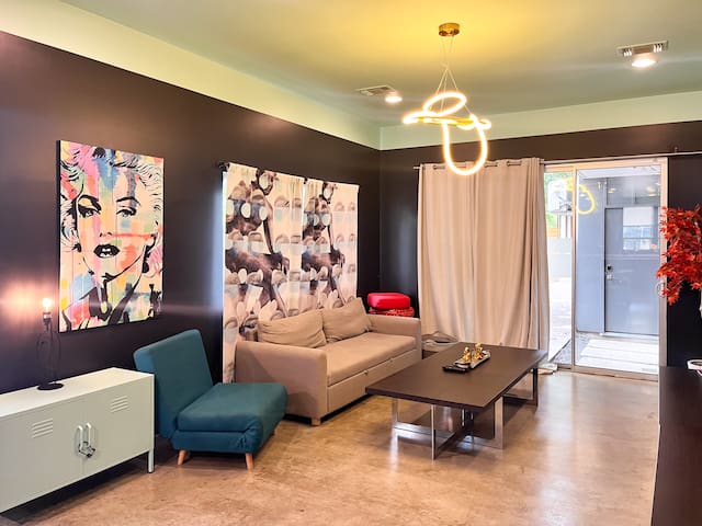 Ultimate 10BR Group Getaway—6min to Rainey Street gallery image 4