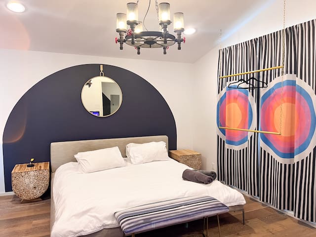 Ultimate 10BR Group Getaway—6min to Rainey Street gallery image 2
