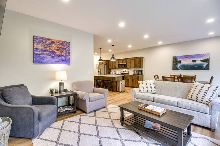 Gull Lake Resort Townhome: Boat Slip & Pool Access
