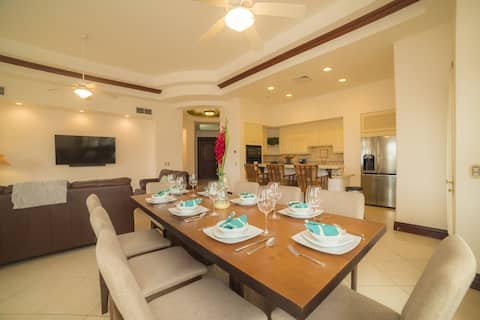 3 bedroom Bella Vista close to pool and Beach Club