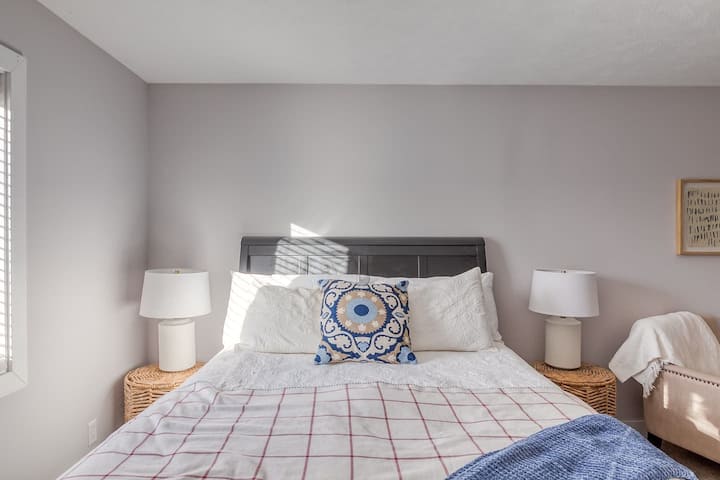 Hlavná spálňa (toto lôžko sme aktualizovali na veľkosť King)