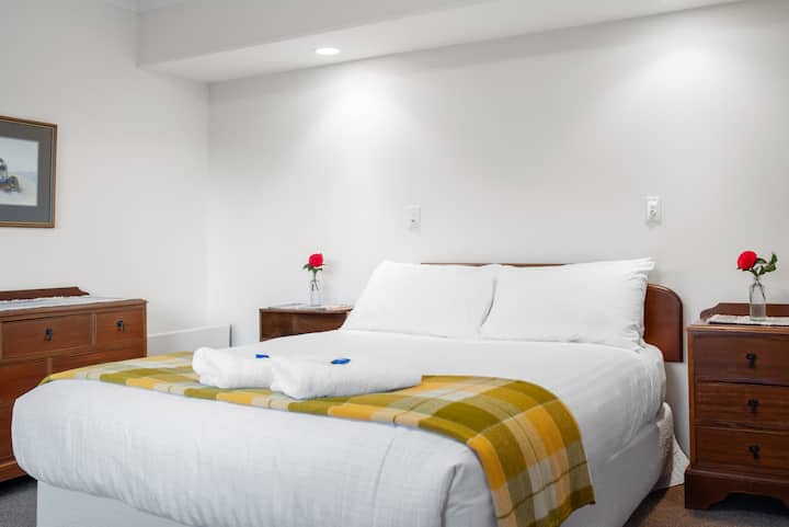 Hlavná spálňa na poschodí s balkónom