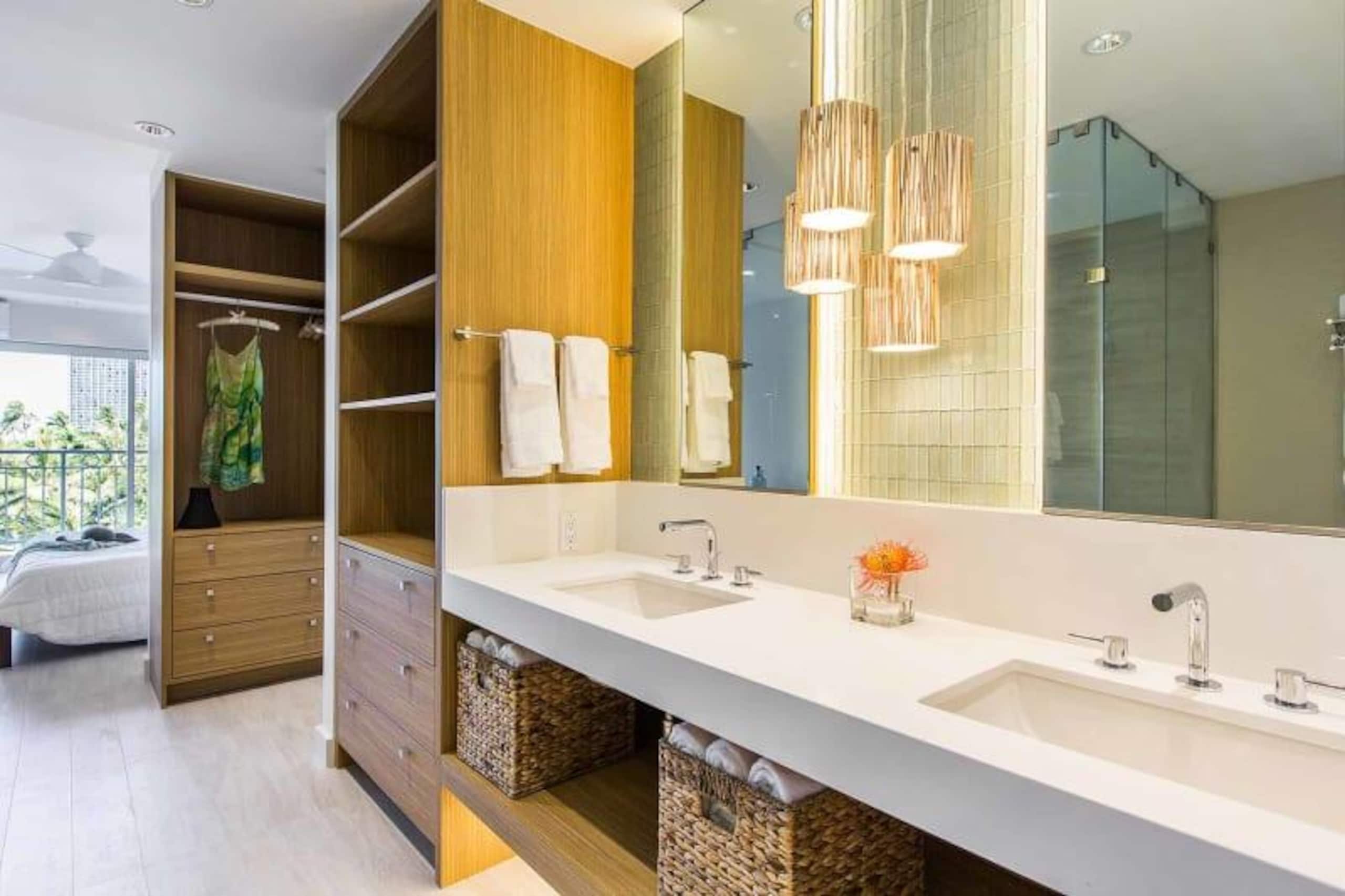 Condo in Honolulu · ★4.54 · 2 bedrooms · 3 beds · 2 shared baths - Image 17
