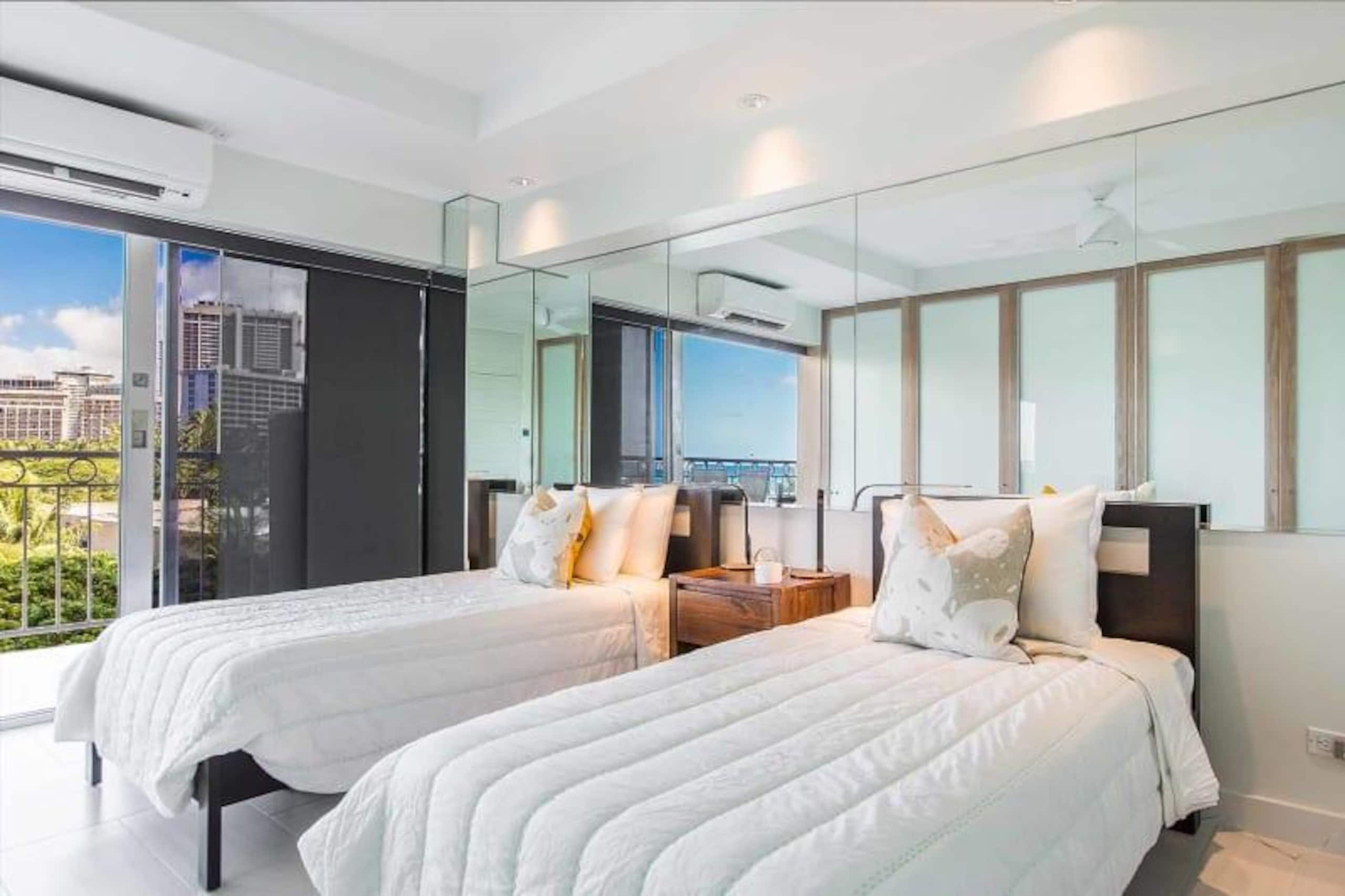 Condo in Honolulu · ★4.54 · 2 bedrooms · 3 beds · 2 shared baths - Image 19